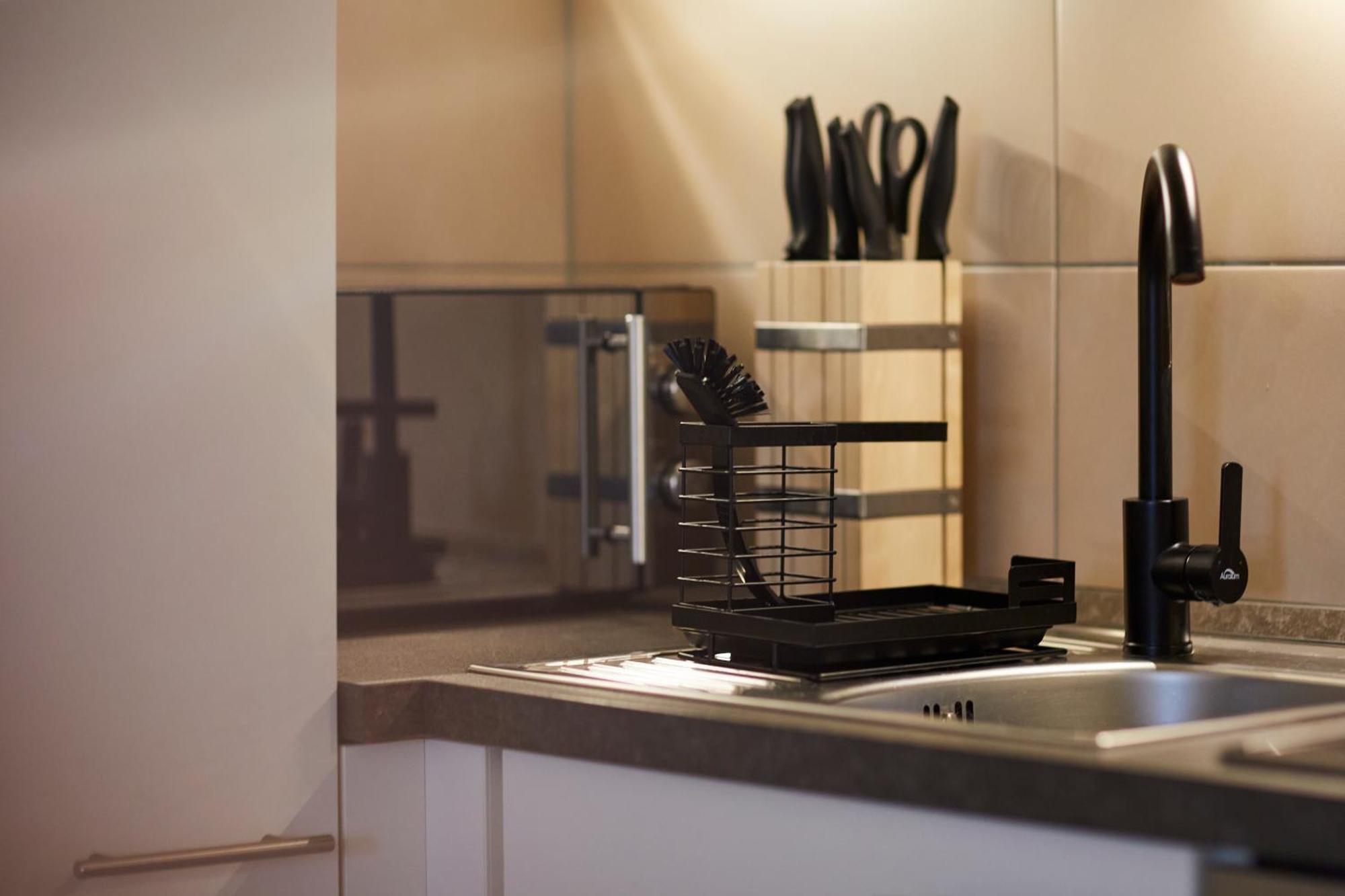 R B Apartment Am Airport Hamburg - 1-4 Personen - Kueche - Smart Tv - Waschmaschine - Perfekt Fuer Geschaeftsreisende Oder Familien מראה חיצוני תמונה