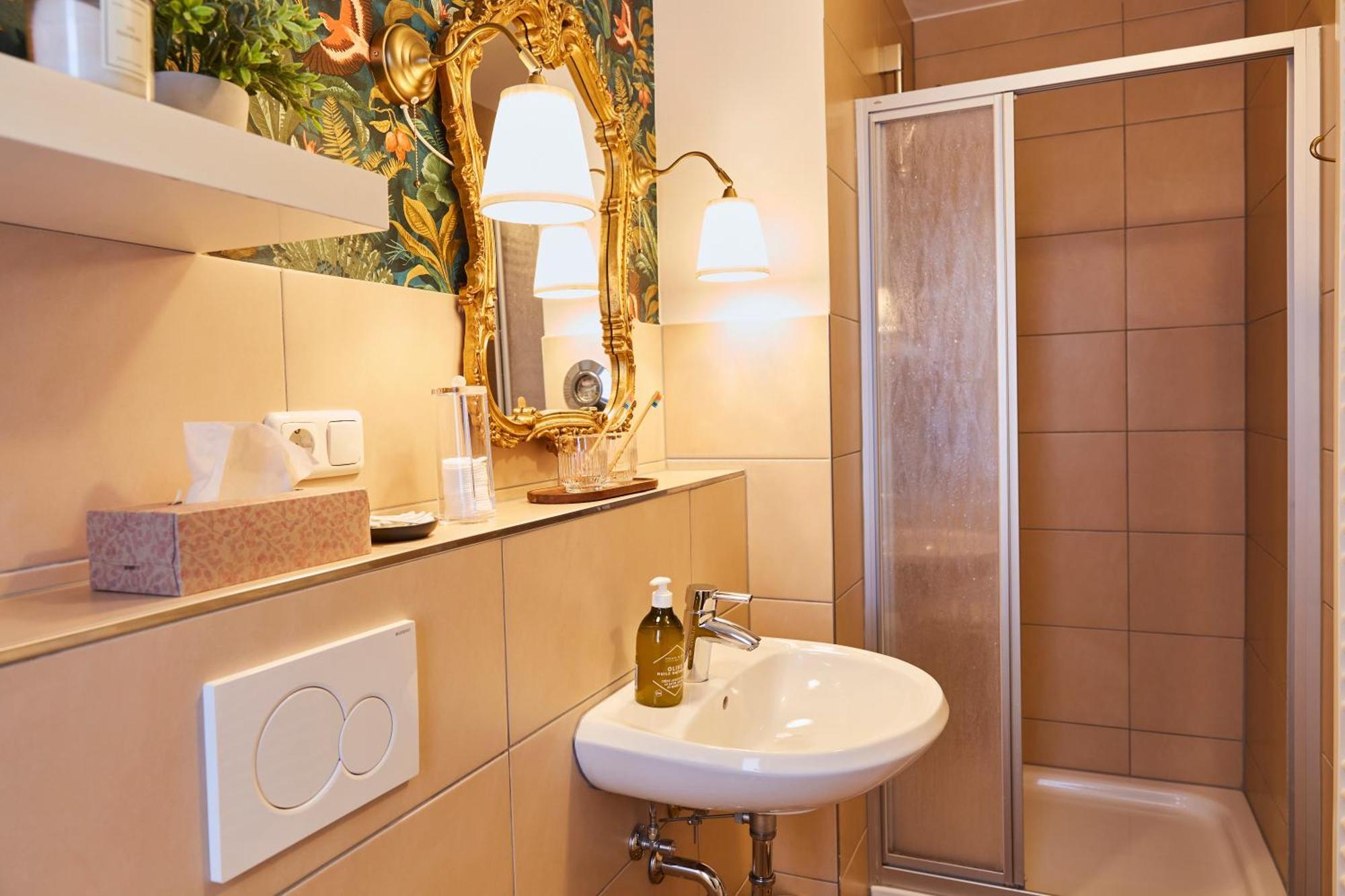 R B Apartment Am Airport Hamburg - 1-4 Personen - Kueche - Smart Tv - Waschmaschine - Perfekt Fuer Geschaeftsreisende Oder Familien מראה חיצוני תמונה